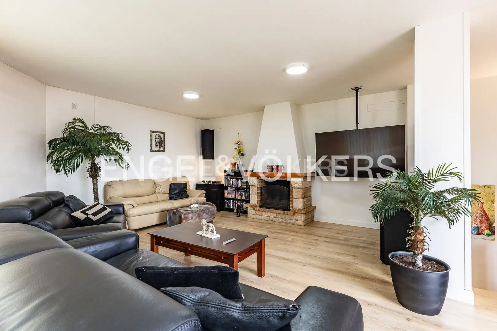 Sala d'estar de Casa o xalet en venda en Castellar del Vallès amb Aire condicionat, Calefacció i Jardí privat