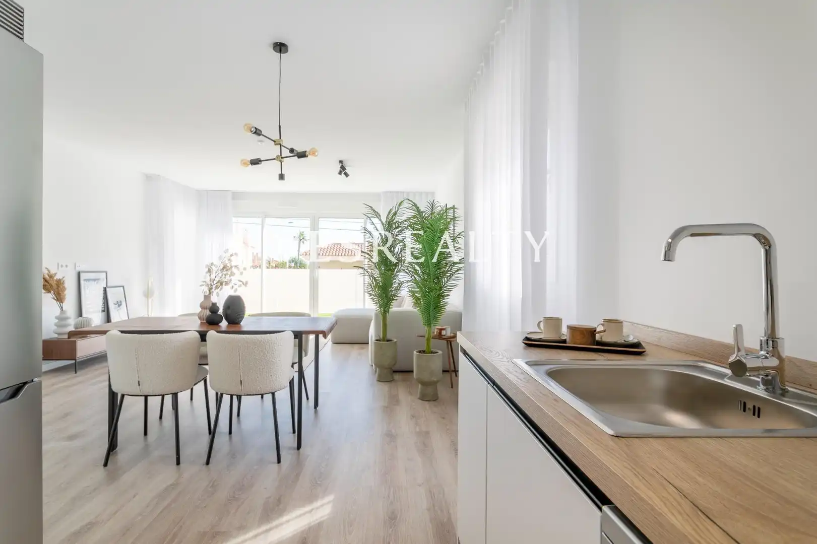 Dormitori de Apartament en venda en Santa Pola amb Jardí privat, Terrassa i Piscina comunitària