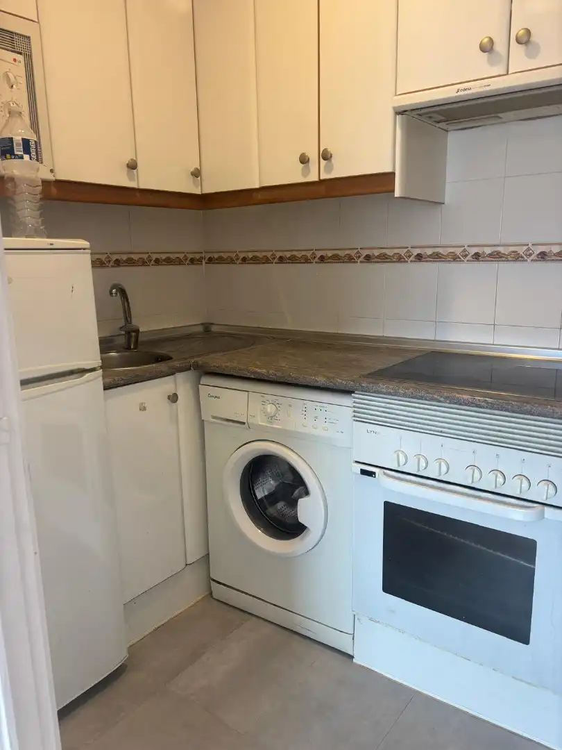 Cocina de Apartamento en venta en Madrid con Aire acondicionado, Horno y Lavadora
