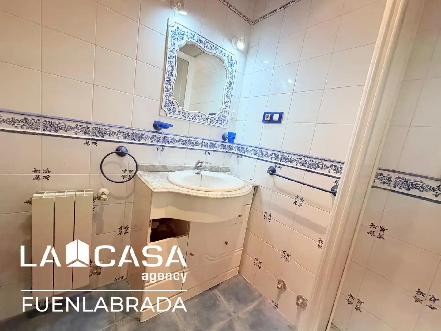 Baño de Piso en venta en Fuenlabrada con Aire acondicionado, Calefacción y Terraza