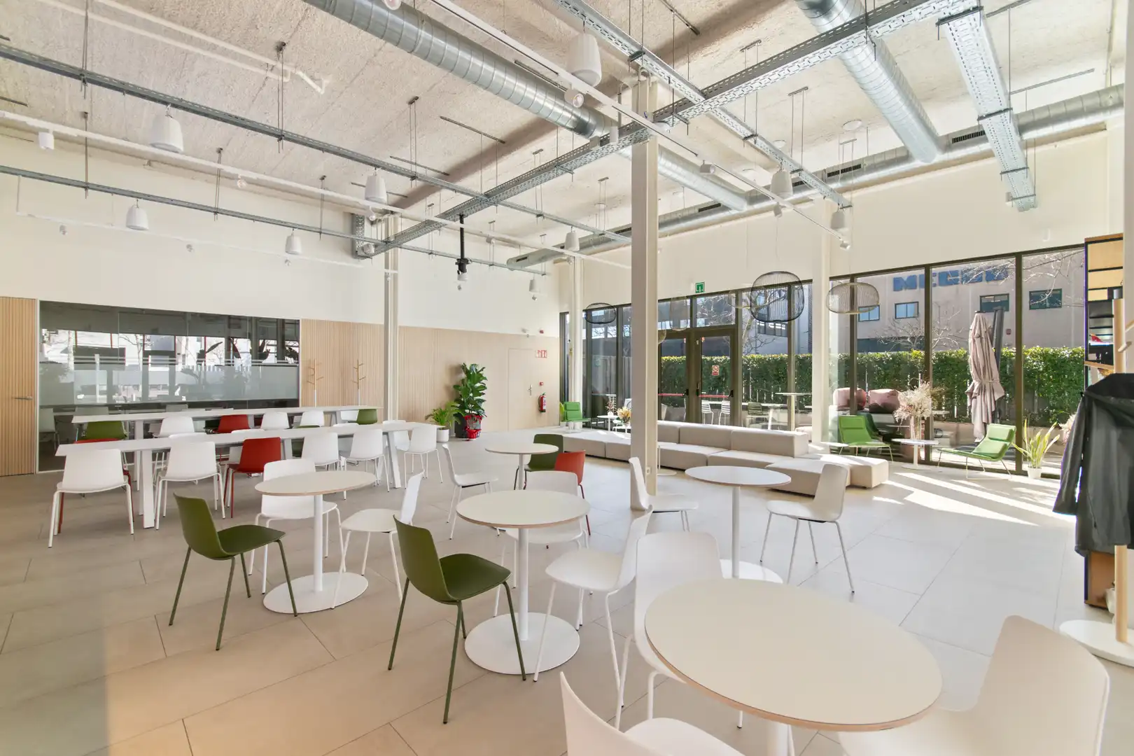 Terrasse von Büro zur Miete in Cornellà de Llobregat mit Klimaanlage, Heizung und Alarm