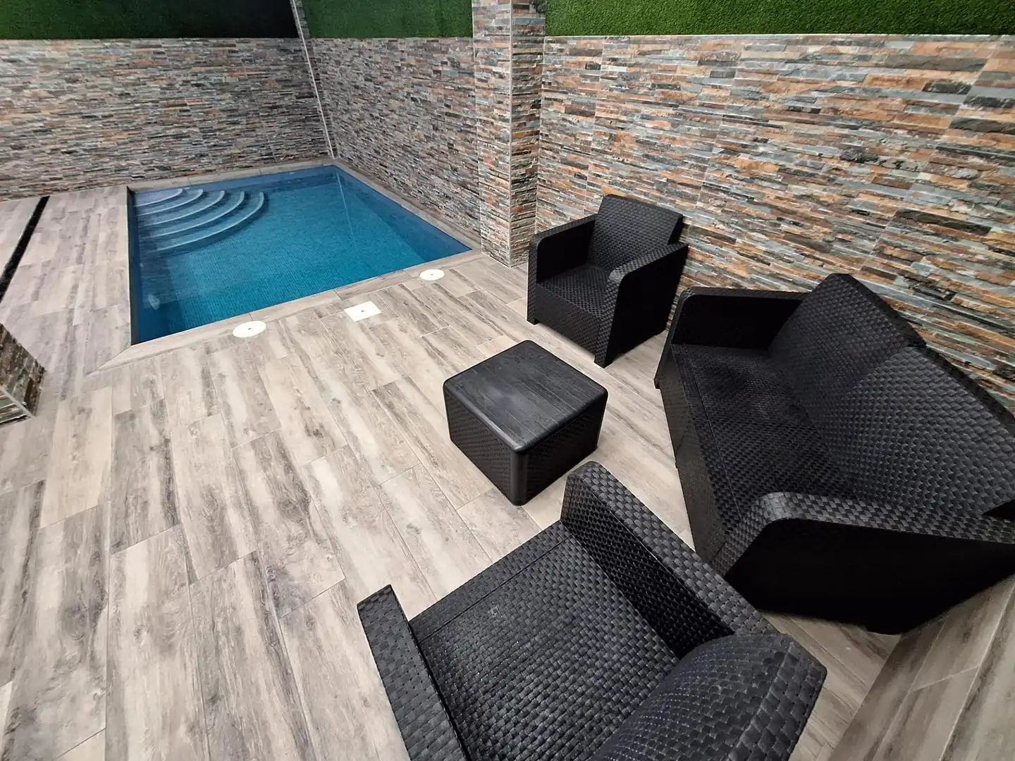 Piscina de Apartamento de alquiler en Torrevieja con Aire acondicionado, Calefacción y Amueblado