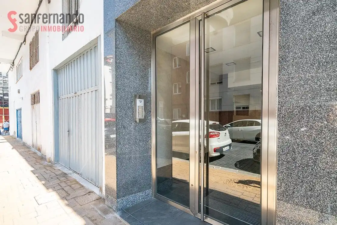 Piso con ascensor en venta en Calle Calle Agustín Riancho, imagen 18