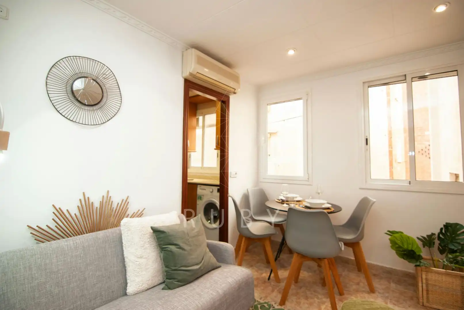 Living room of Flat for rent in L'Hospitalet de Llobregat  with Air Conditioner, Heating and Furnished