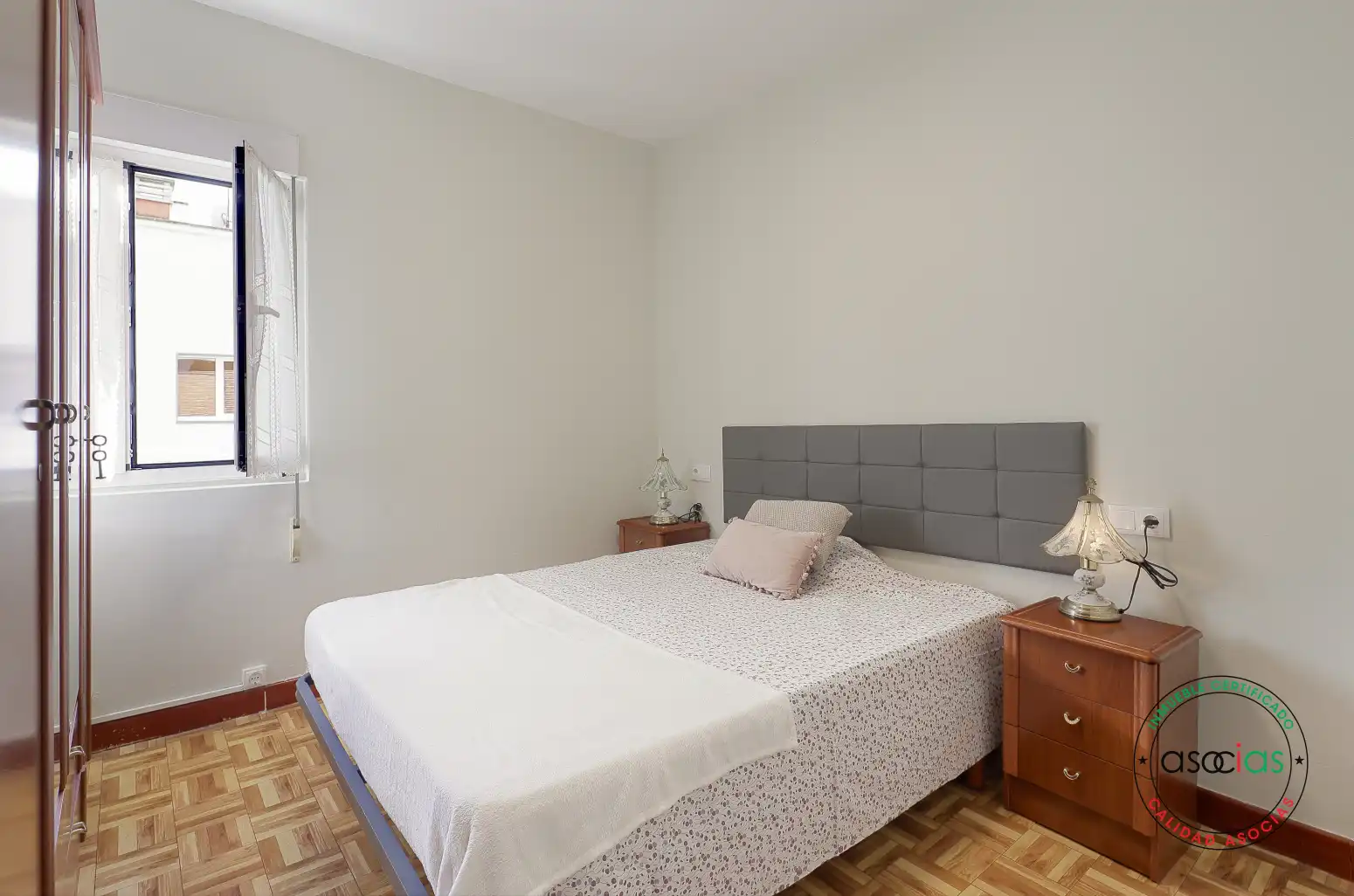 Habitación de Piso en venta en Gijón  con Calefacción y Amueblado