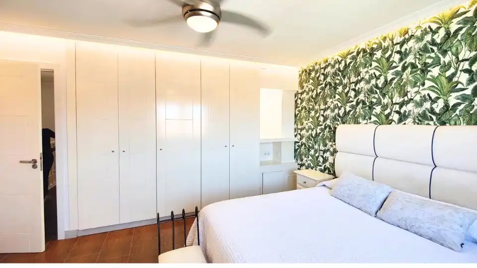 Schlafzimmer von Einfamilien-Reihenhaus zum Verkauf in Las Ventas de Retamosa mit Klimaanlage, Heizung und Privatgarten