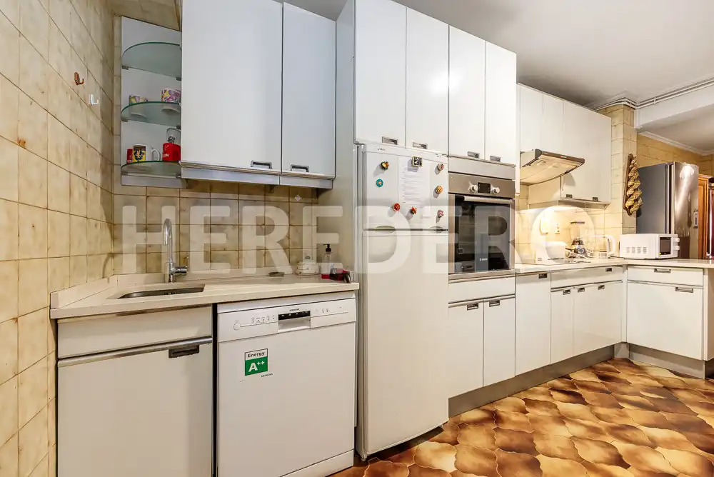 Kitchen of Flat for sale in Vigo   with Heating, Storage room and Balcony