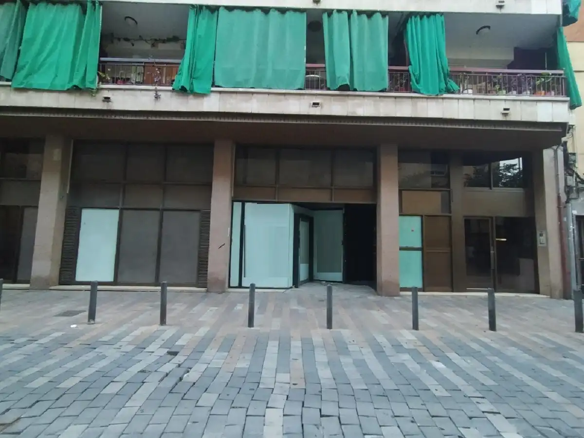Local de alquiler en C/ Víctor Balaguer, La Salut