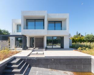 Exterior view of House or chalet for sale in Estepona  with Private garden, Terrace and Storage room