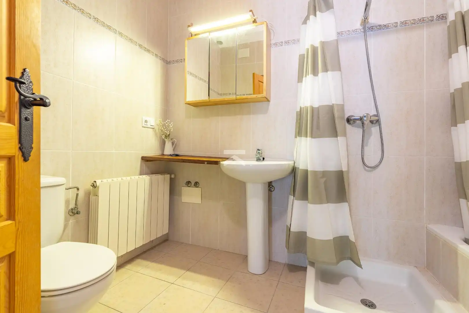 Bathroom of Houses for sale in Torroja del Priorat  with Heating, Terrace and Furnished