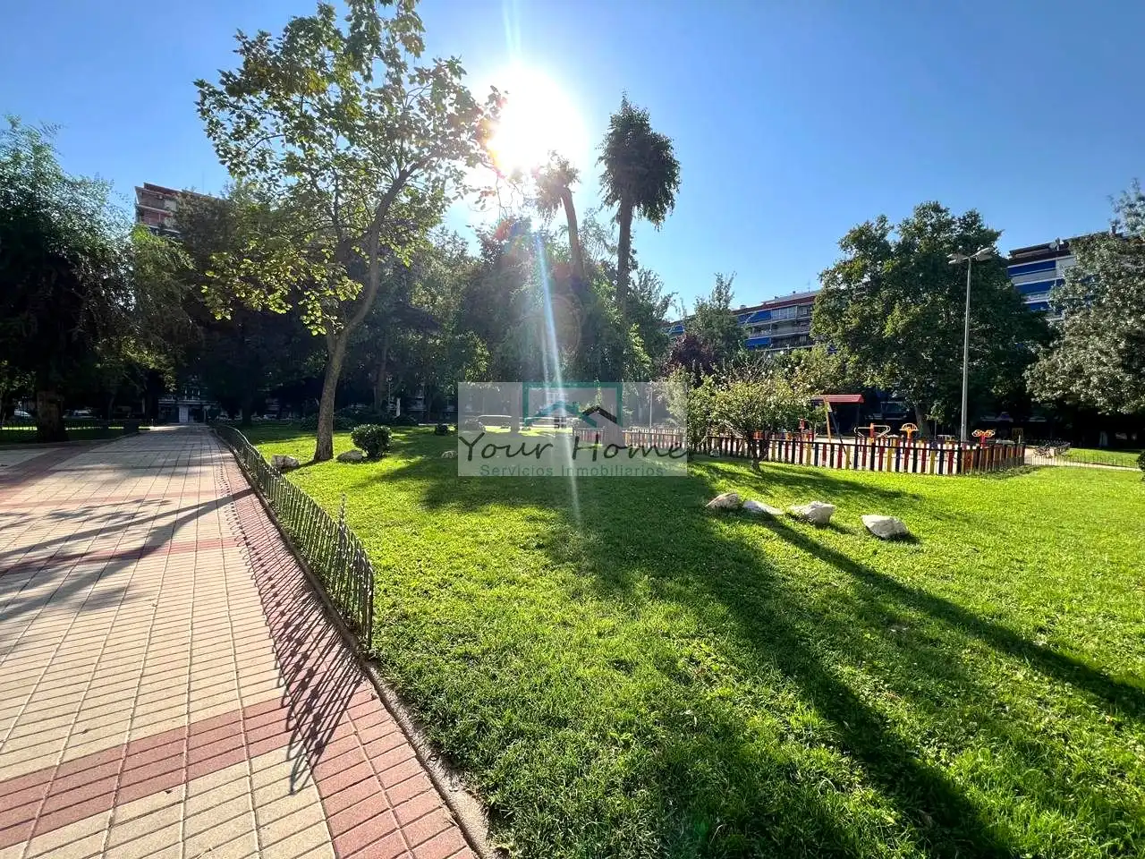 Vista exterior de Piso en venta en Torrejón de Ardoz con Parquet y Terraza