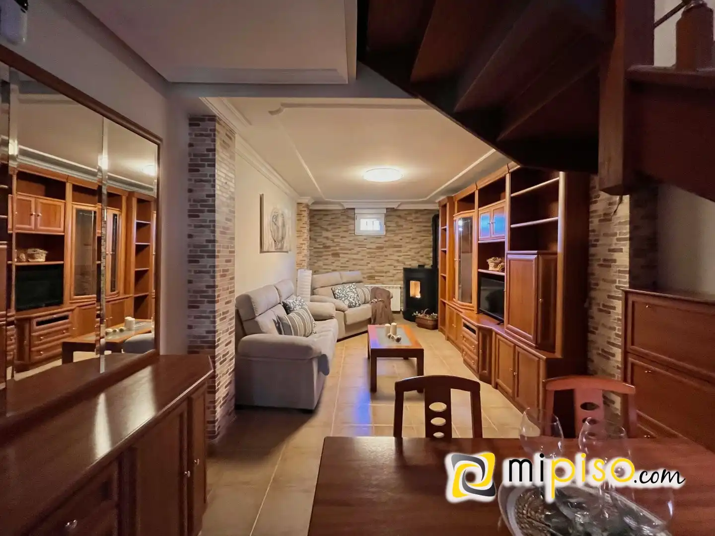 Sala de estar de Casa adosada en venta en Ruesga con Calefacción, Terraza y Amueblado