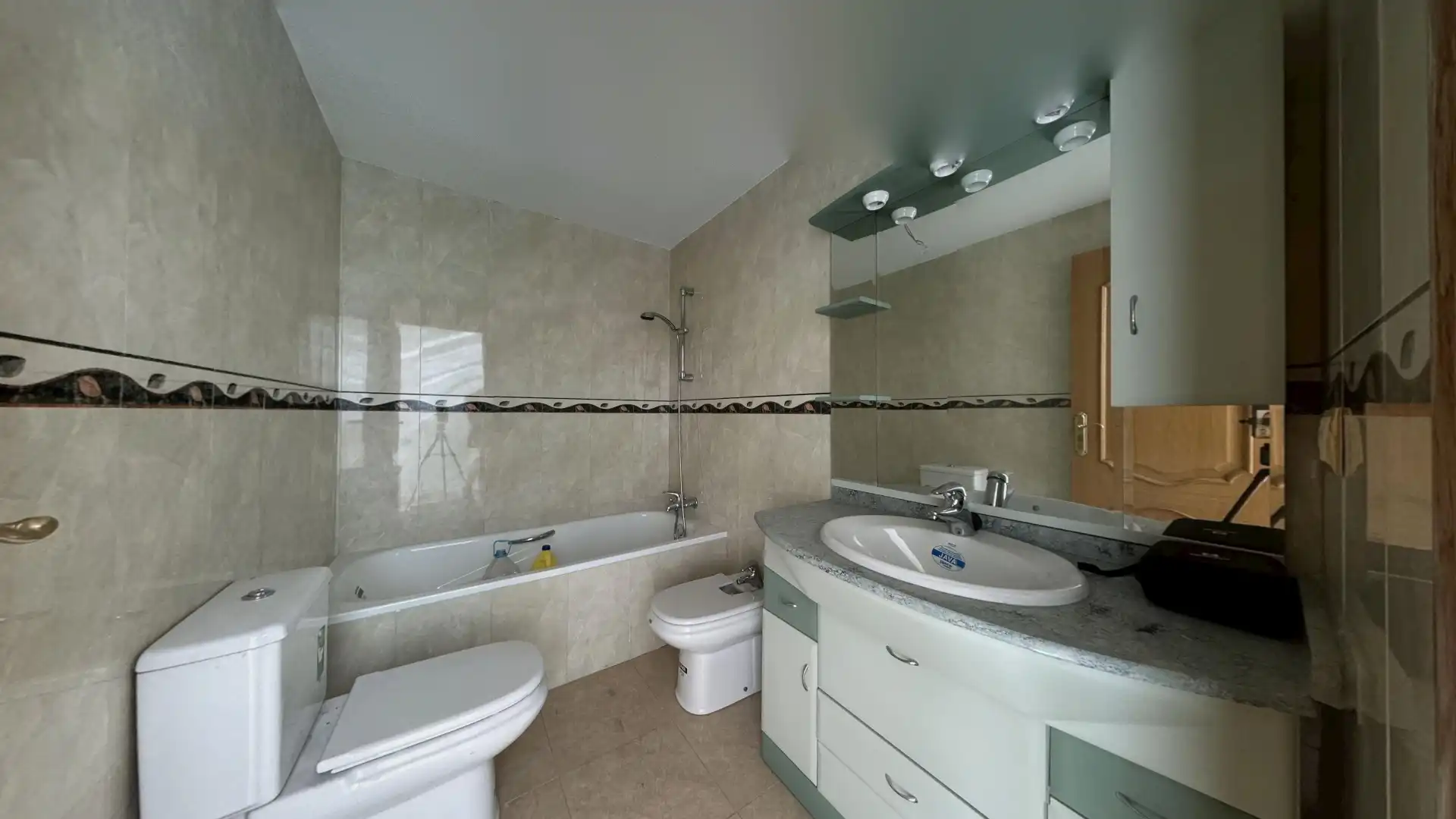 Bathroom of Flat for sale in Abanilla  with Air Conditioner, Heating and Storage room