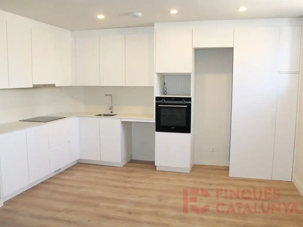 Cocina de Dúplex en venta en Girona con Aire acondicionado