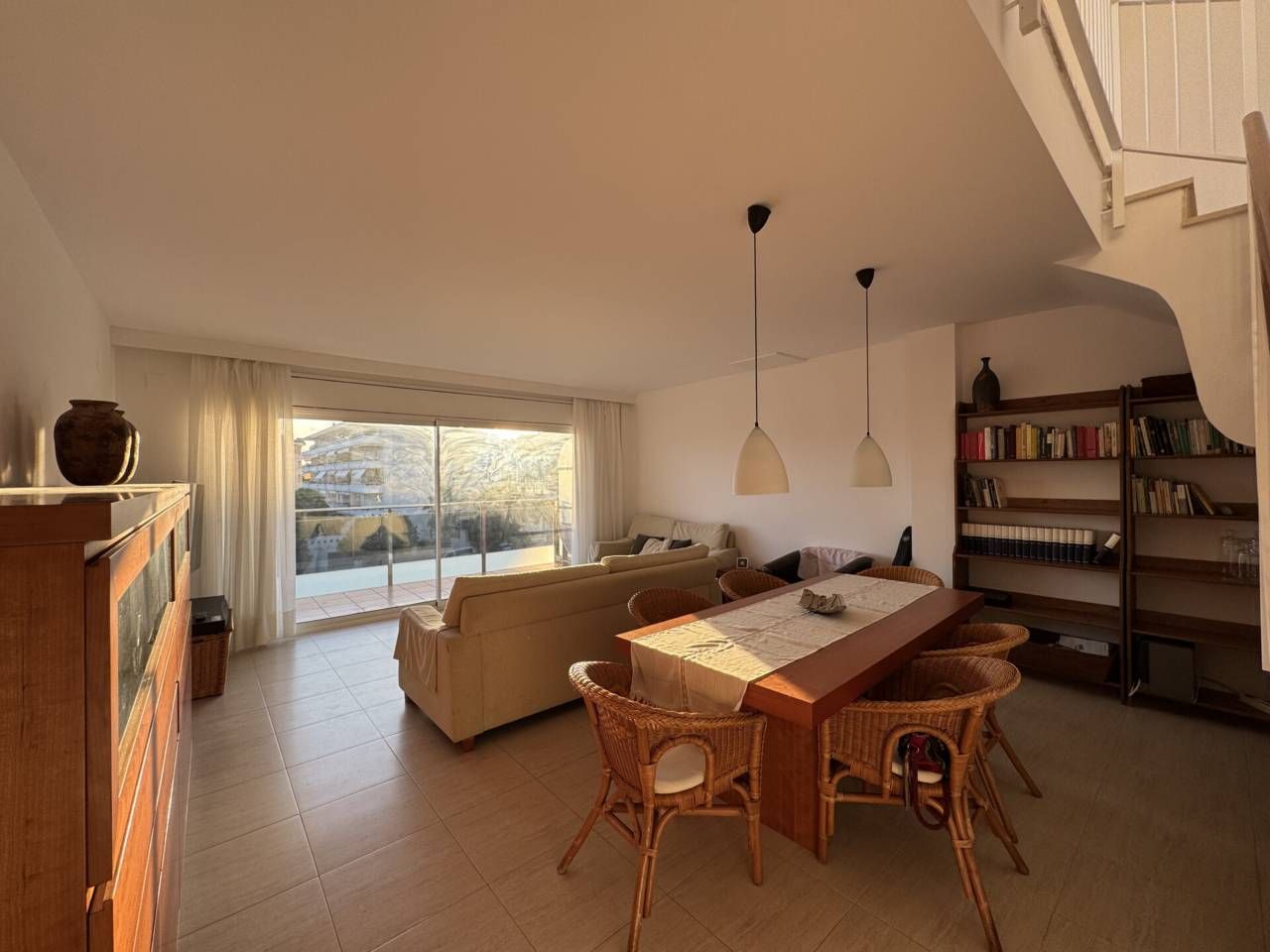 Sala d'estar de Àtic de lloguer en Sitges amb Aire condicionat, Calefacció i Terrassa