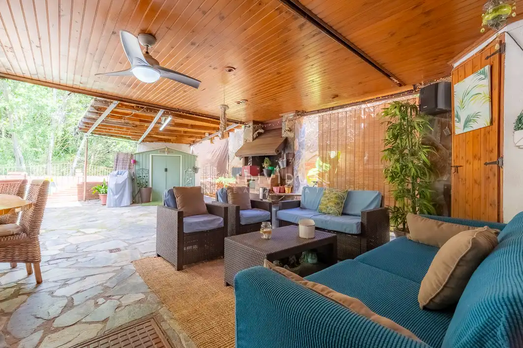 Terrassa de Casa o xalet en venda en Santa Eulàlia de Ronçana amb Aire condicionat, Calefacció i Jardí privat