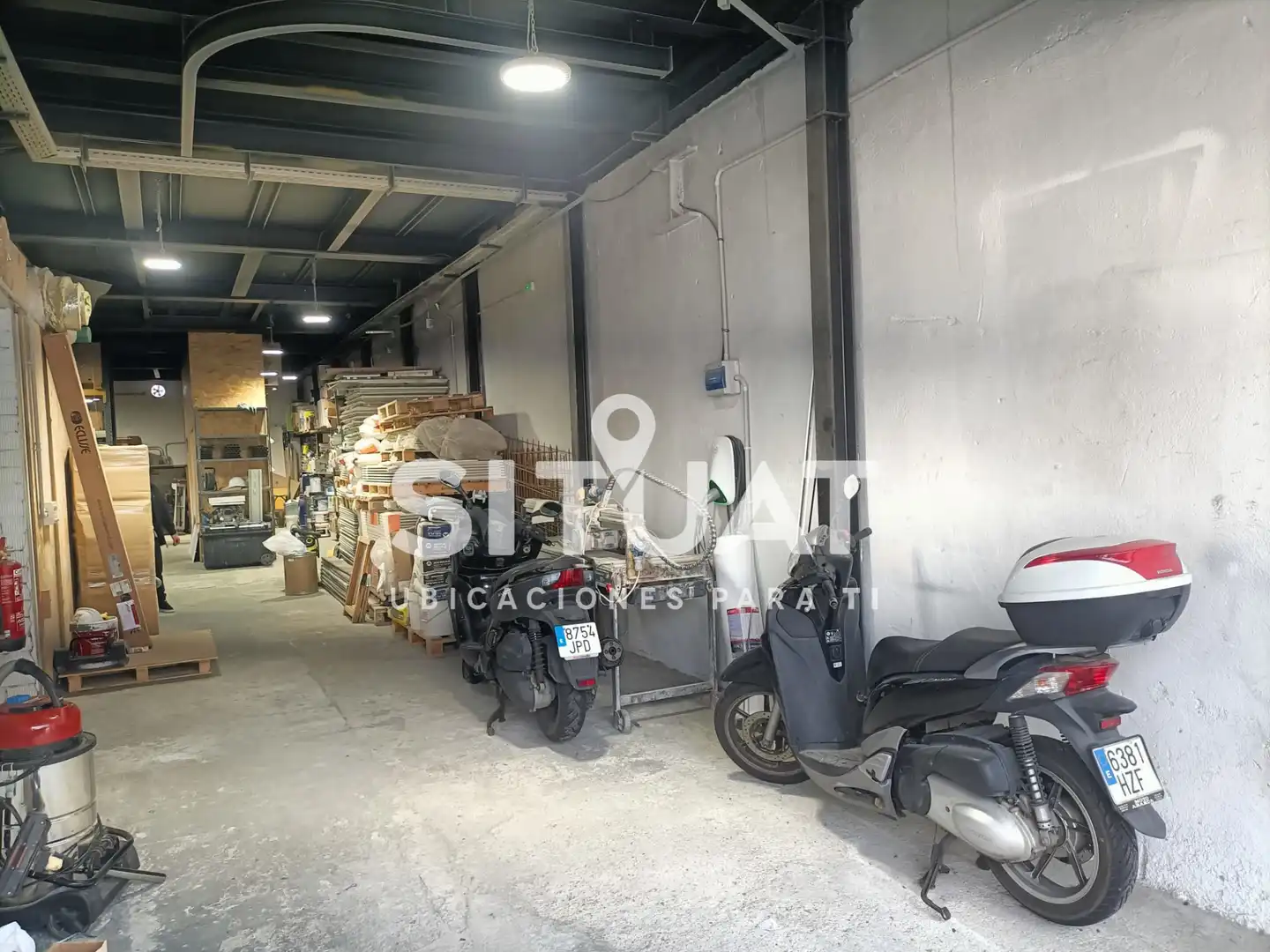 Nave industrial en venta en Sant Andreu de la Barca con Calefacción y Alarma