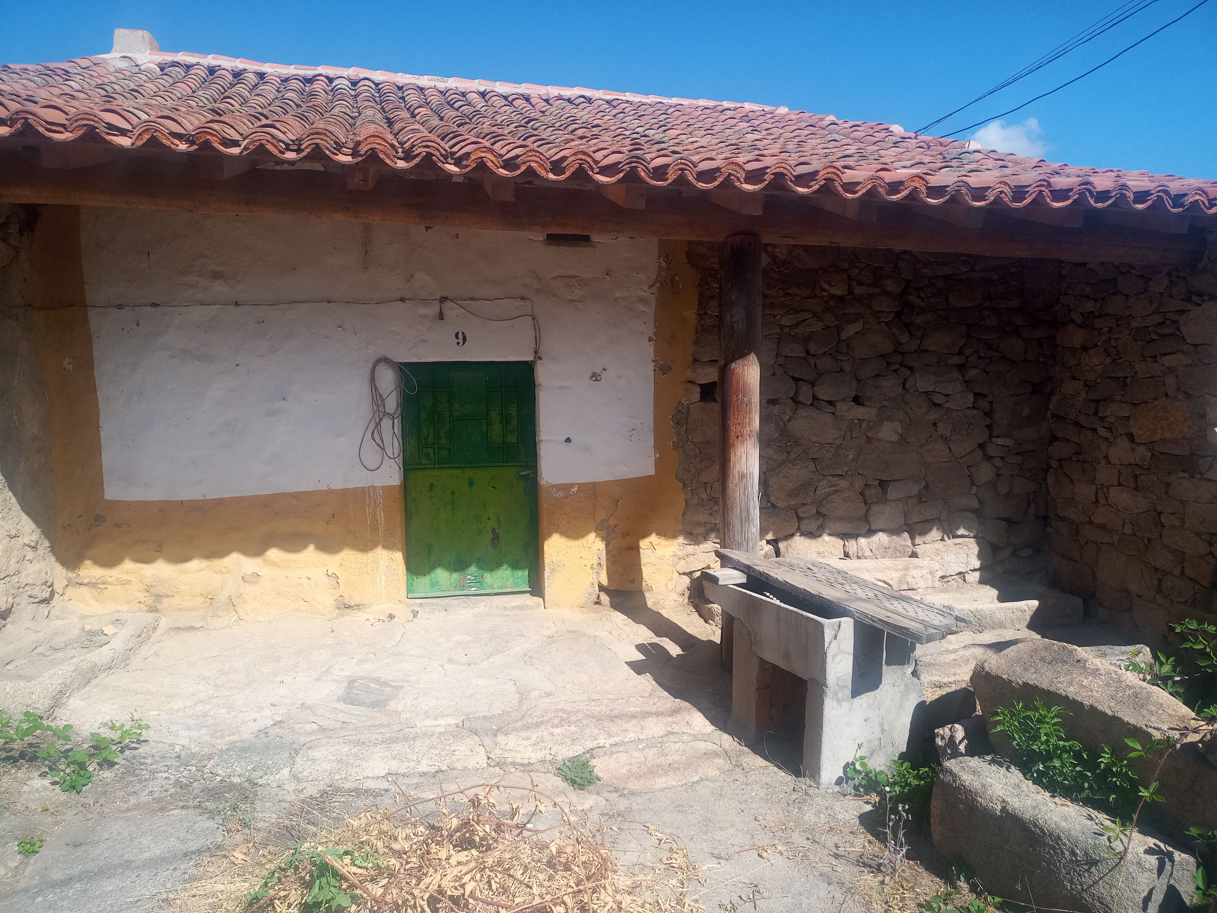 Vista exterior de Casa adosada en venda en San Martín de la Vega del Alberche