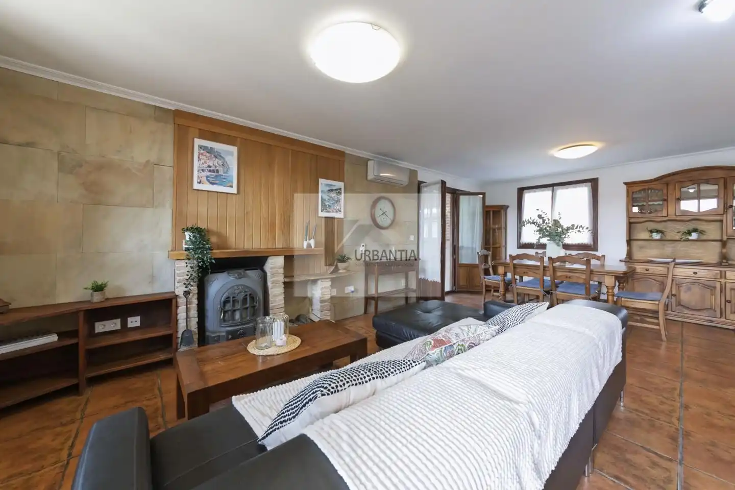 Sala d'estar de Casa o xalet en venda en Olóriz / Oloritz amb Aire condicionat, Calefacció i Jardí privat