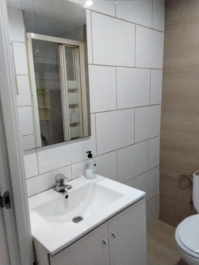 Bathroom of Flat for rent in Valencia  with Air Conditioner, Furnished and Oven