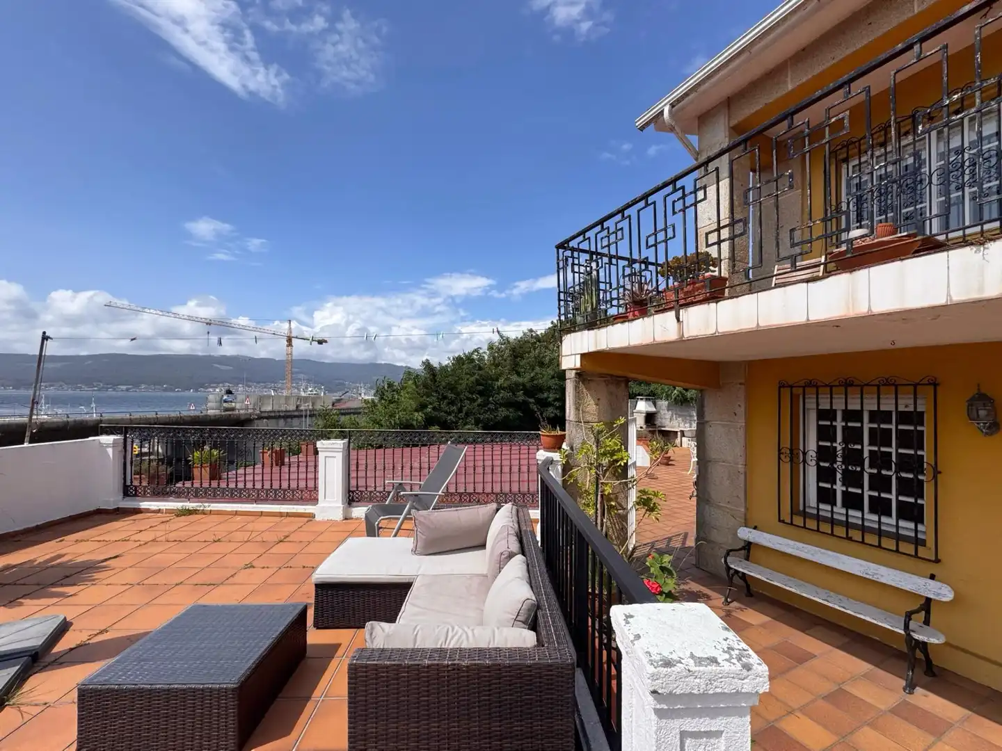 Terrassa de Casa o xalet en venda en Pontevedra Capital  amb Calefacció, Terrassa i Balcó