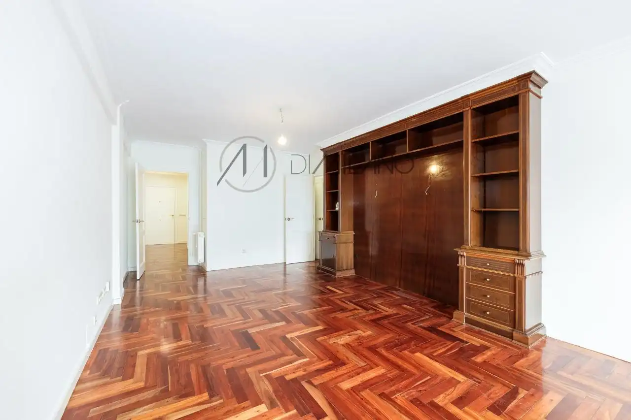 Bedroom of Flat for rent in Vigo   with Heating, Parquet flooring and Terrace