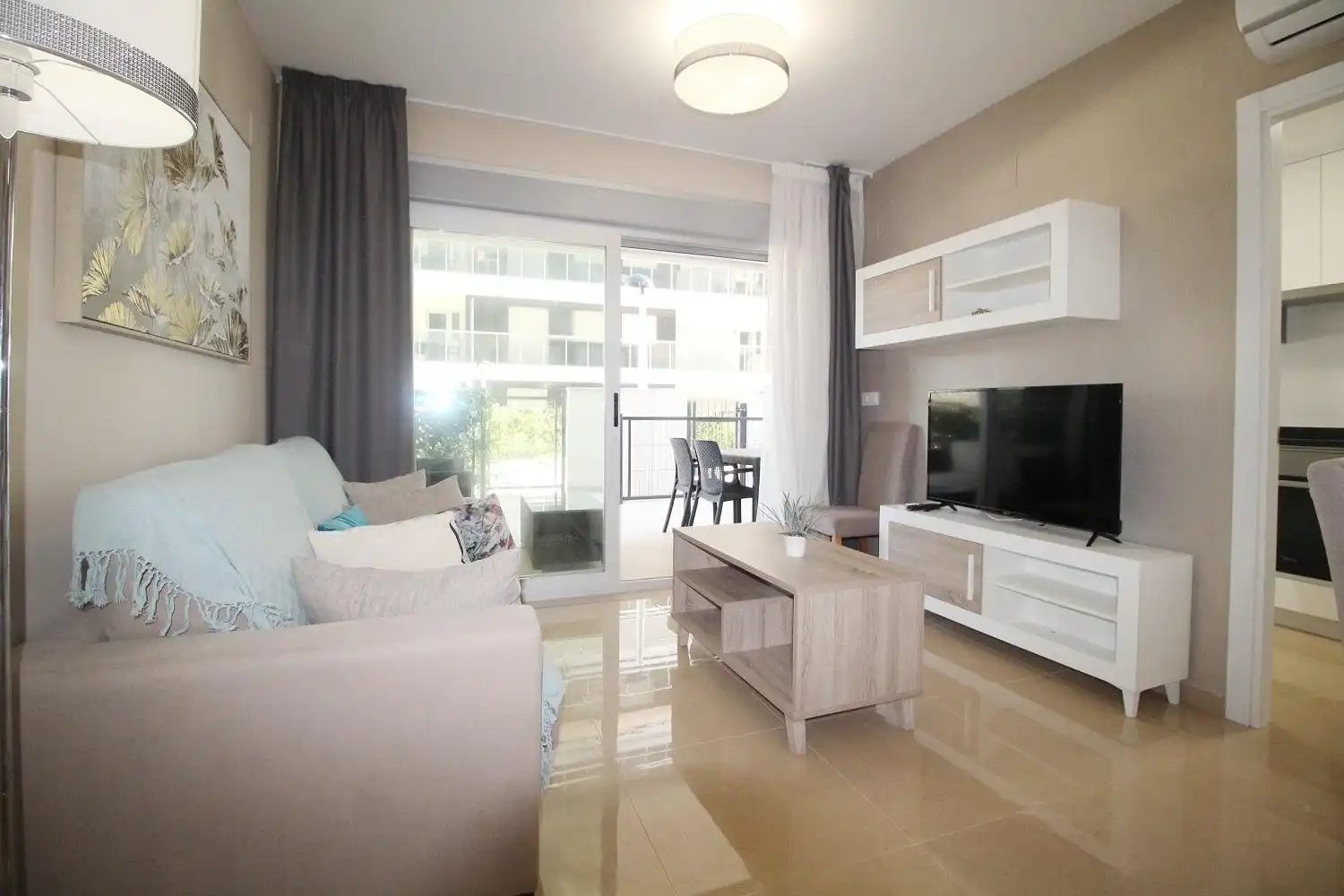 Wohnzimmer von Wohnung zum Verkauf in Oropesa del Mar / Orpesa mit Klimaanlage, Privatgarten und Terrasse