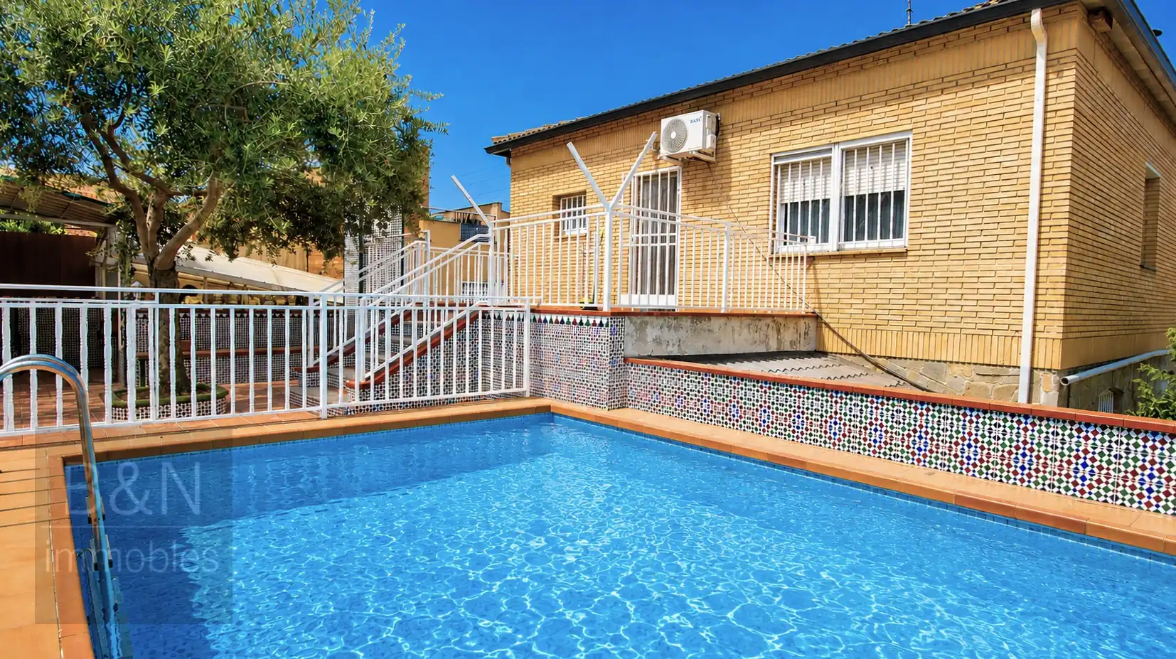 Schwimmbecken von Haus oder Chalet zum Verkauf in Terrassa mit Heizung und Schwimmbad
