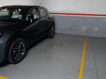 Einzelparkplatz zur Miete in Centre