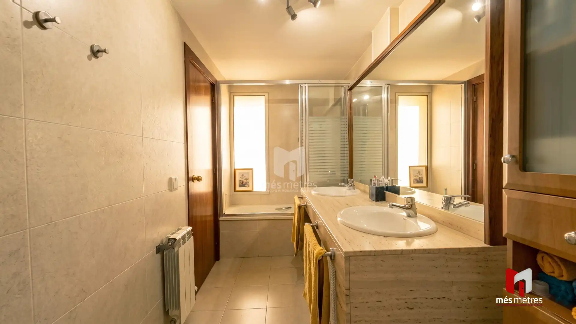 Bathroom of Houses for sale in El Masnou  with Heating, Private garden and Storage room