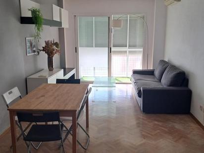 Living room of Flat to rent in  Madrid Capital  with Air Conditioner, Heating and Parquet flooring