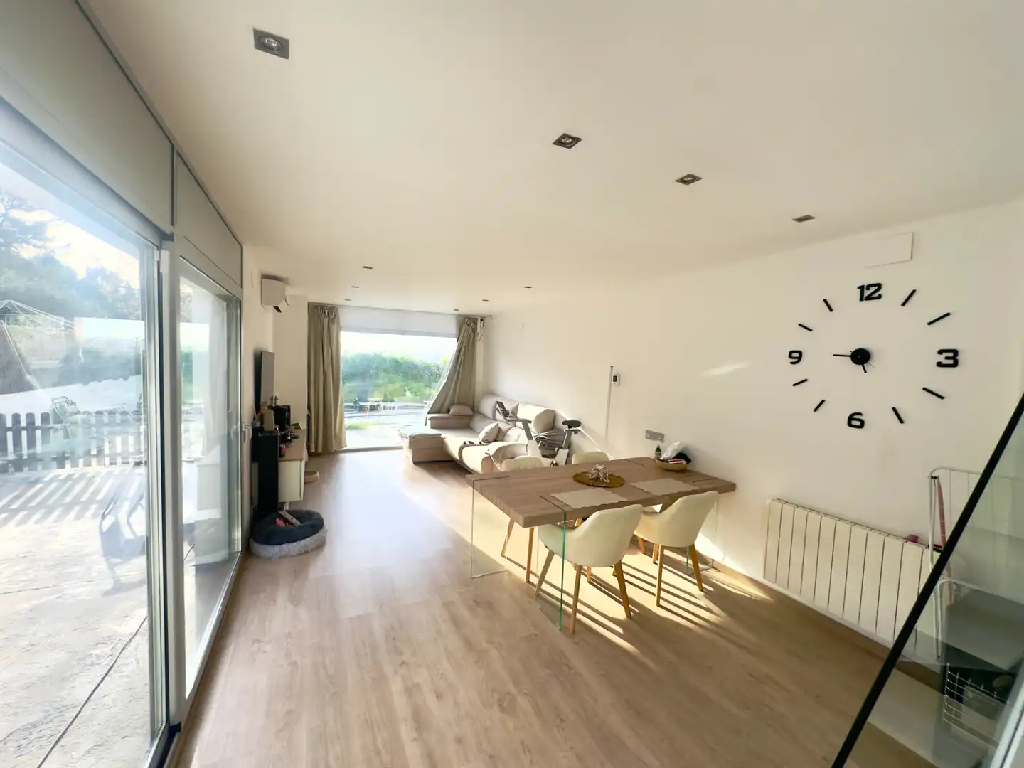 Sala d'estar de Casa o xalet en venda en Castellbisbal amb Aire condicionat, Calefacció i Jardí privat