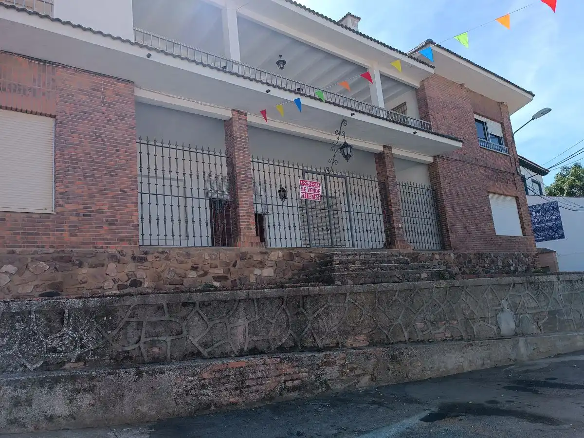 Vista exterior de Casa adosada en venta en Urda con Calefacción, Terraza y Trastero