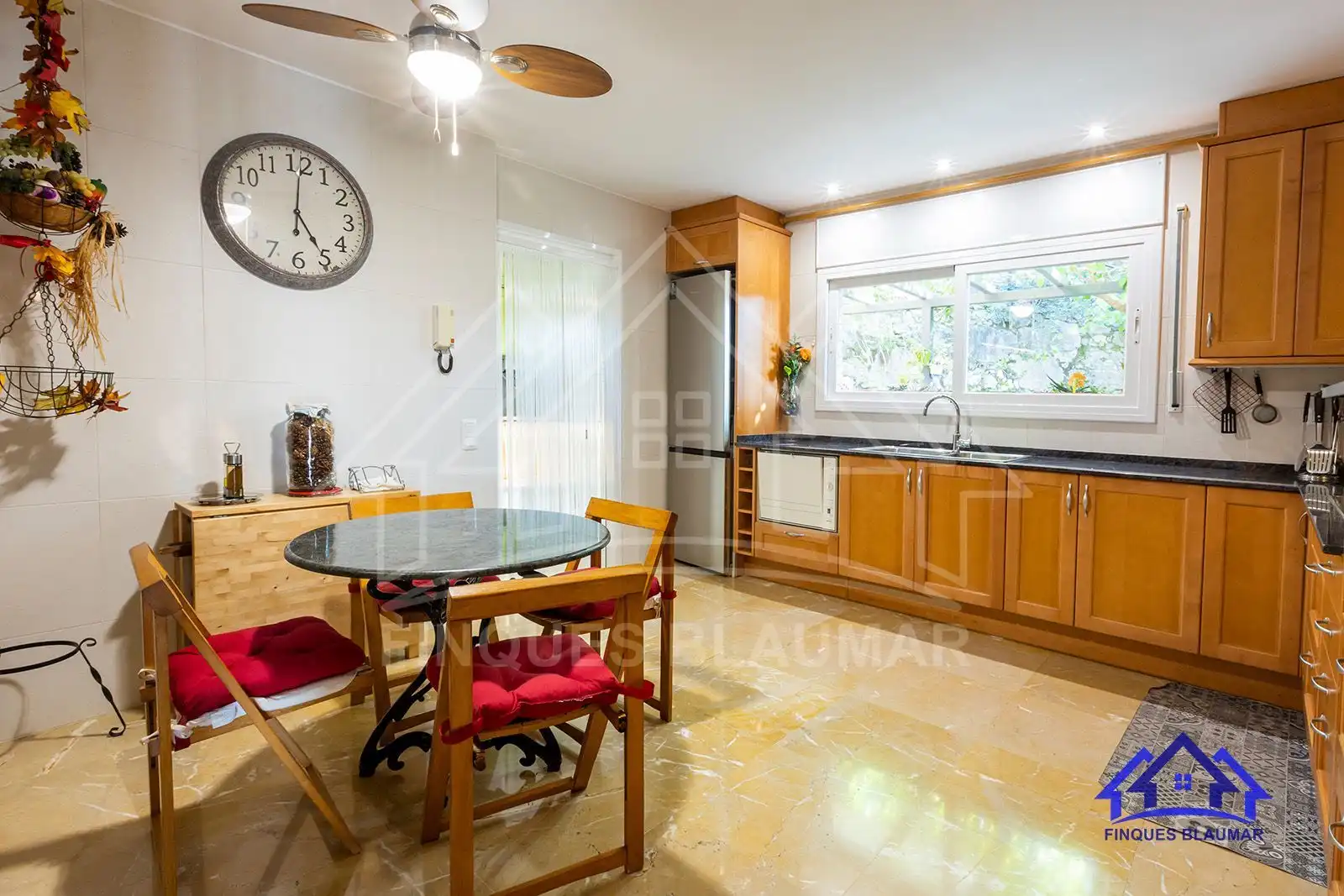 Cocina de Casa o chalet en venta en Arenys de Munt con Calefacción, Jardín privado y Trastero