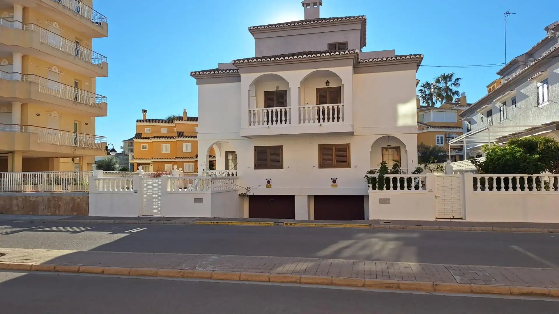 Vista exterior de Casa adosada en venta en Sueca con Aire acondicionado, Terraza y Amueblado