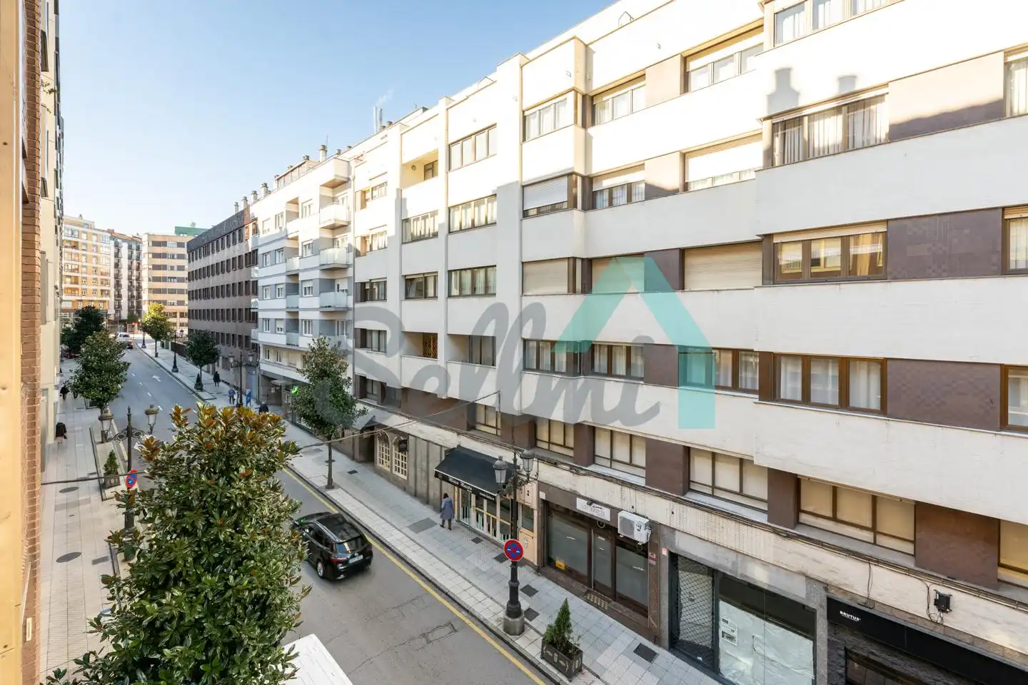 Vista exterior de Piso en venta en Oviedo  con Calefacción