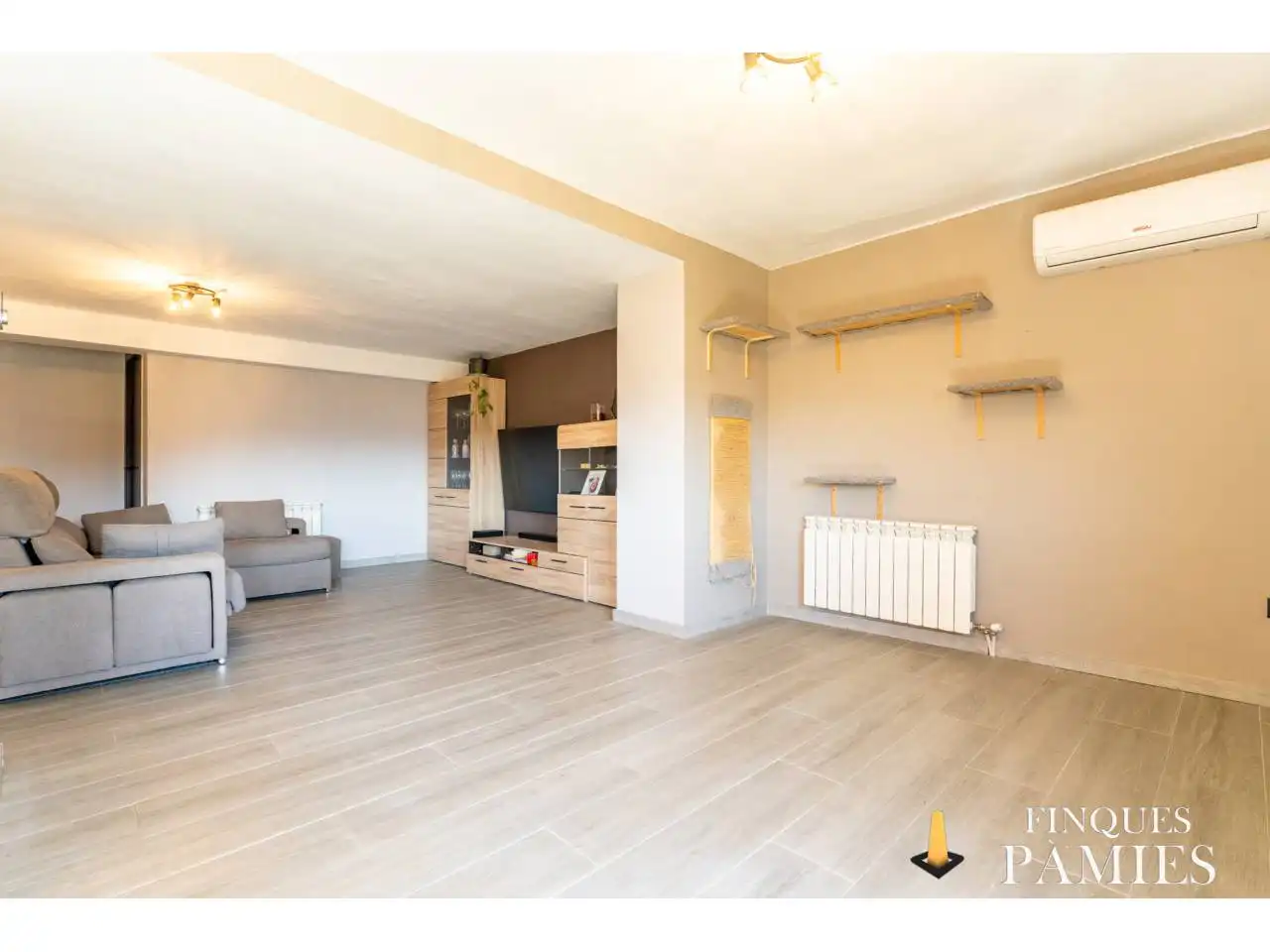 Sala d'estar de Casa o xalet en venda en Gratallops amb Aire condicionat, Calefacció i Parquet