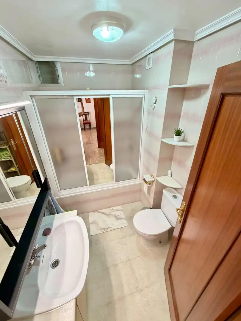 Bathroom of Flat for rent in Antequera  with Furnished