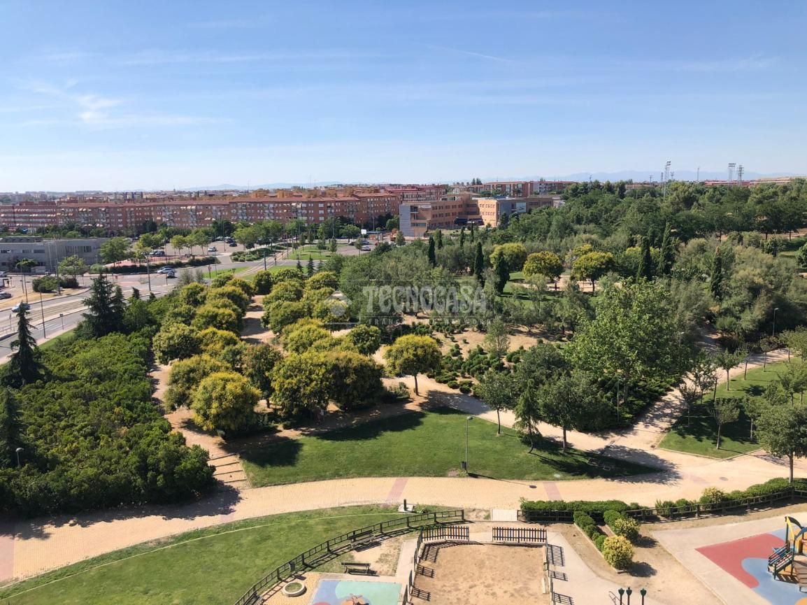 Piso en venta en Parla Este