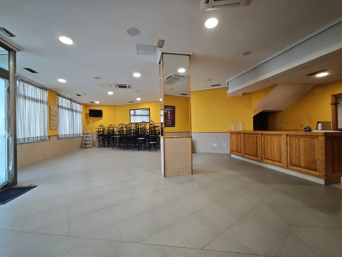 Local de lloguer en Narón amb Aire condicionat i Moblat