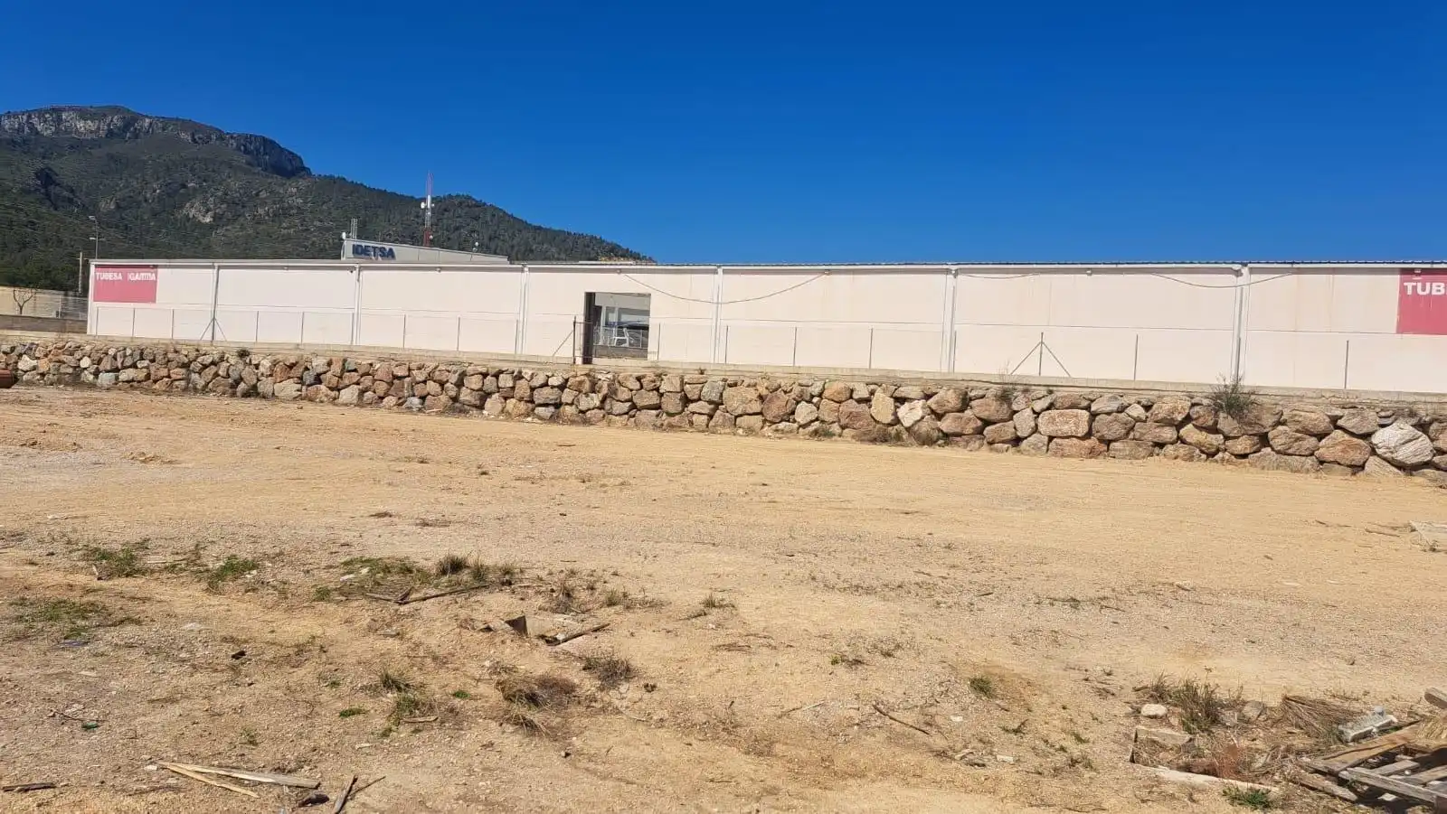 Vista exterior de Nave industrial de alquiler en Vandellòs i l'Hospitalet de l'Infant