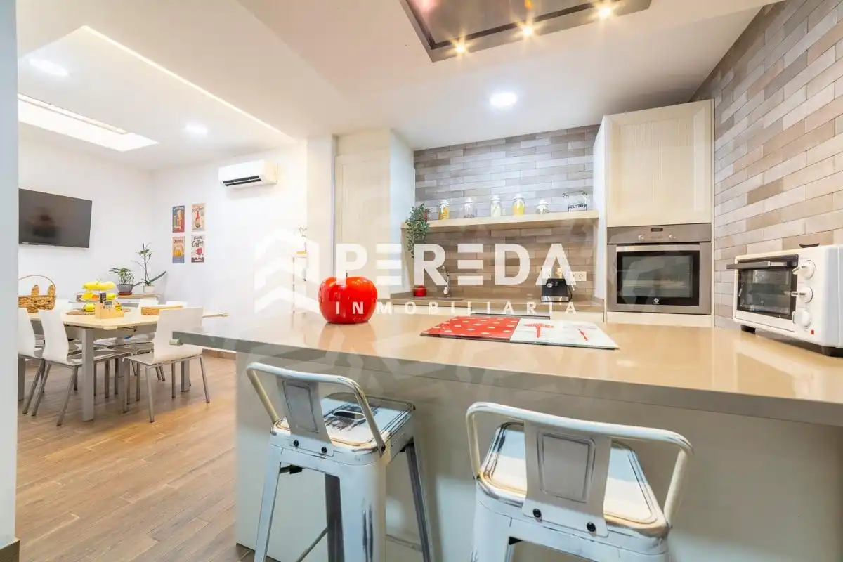 Küche von Einfamilien-Reihenhaus zum Verkauf in Roquetas de Mar mit Terrasse