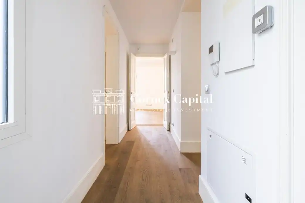 Maisonette zum Verkauf in Barcelona mit Heizung, Terrasse und Abstellraum