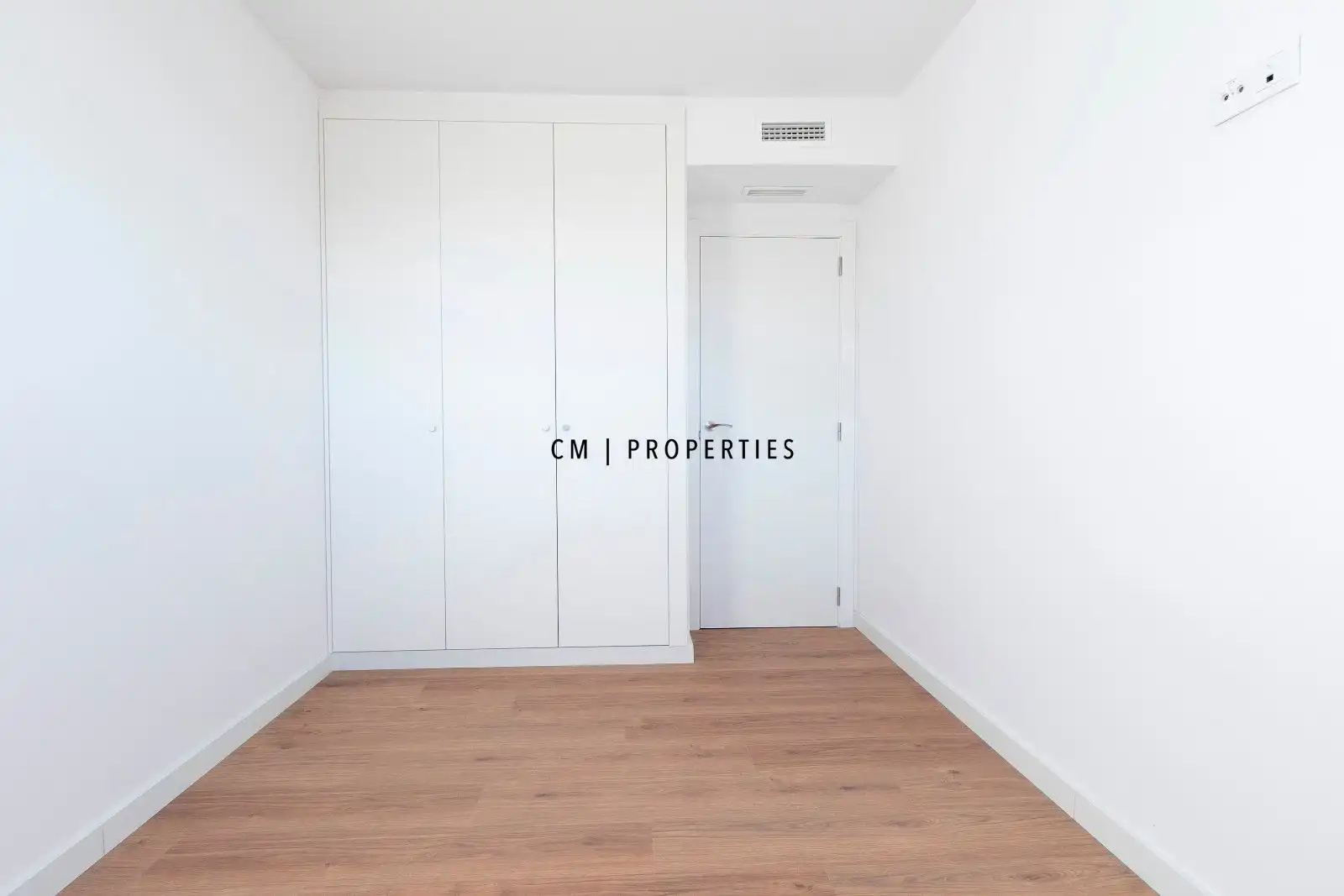 Habitación de Piso de alquiler en Valencia con Terraza, Trastero y Piscina