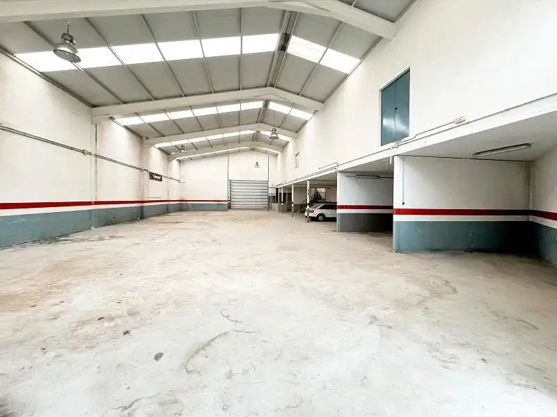 Industrial building for sale in Villares de la Reina, imagen 3