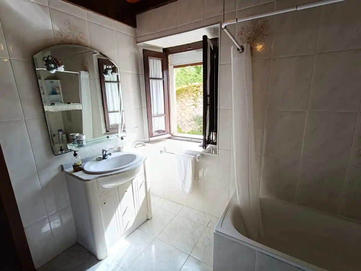 Baño de Casa o chalet en venta en Llanes con Calefacción, Terraza y Trastero