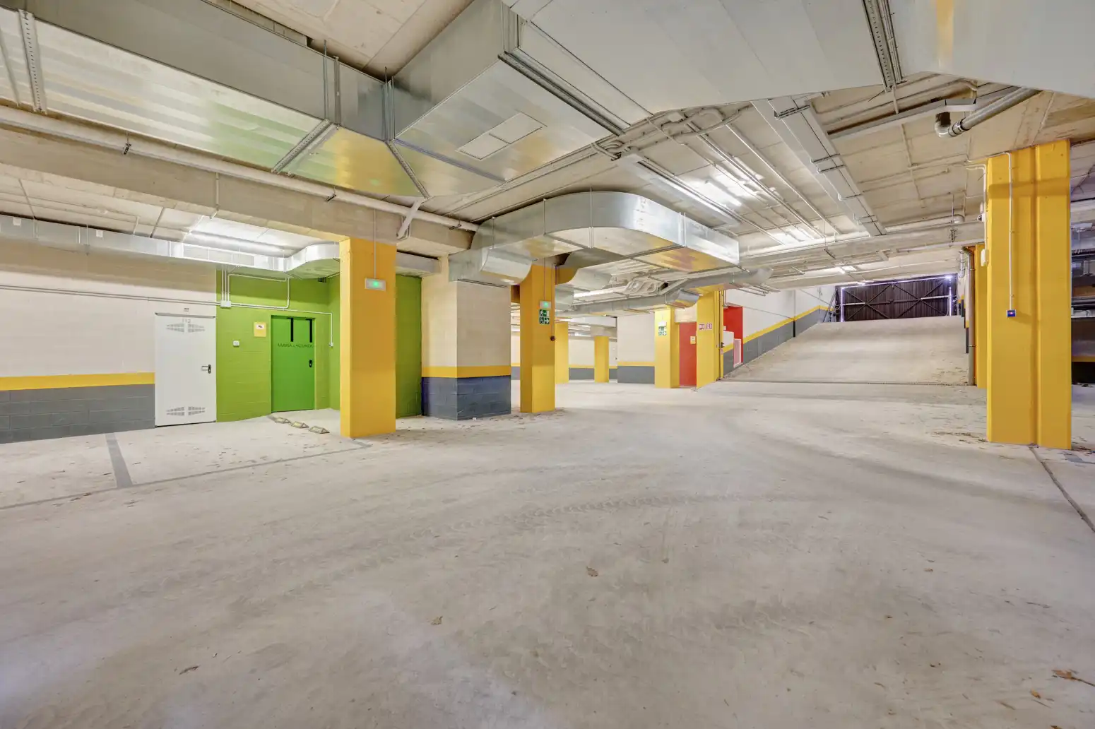 Wohnung zur Miete in  Pamplona / Iruña mit Heizung, Privatgarten und Terrasse
