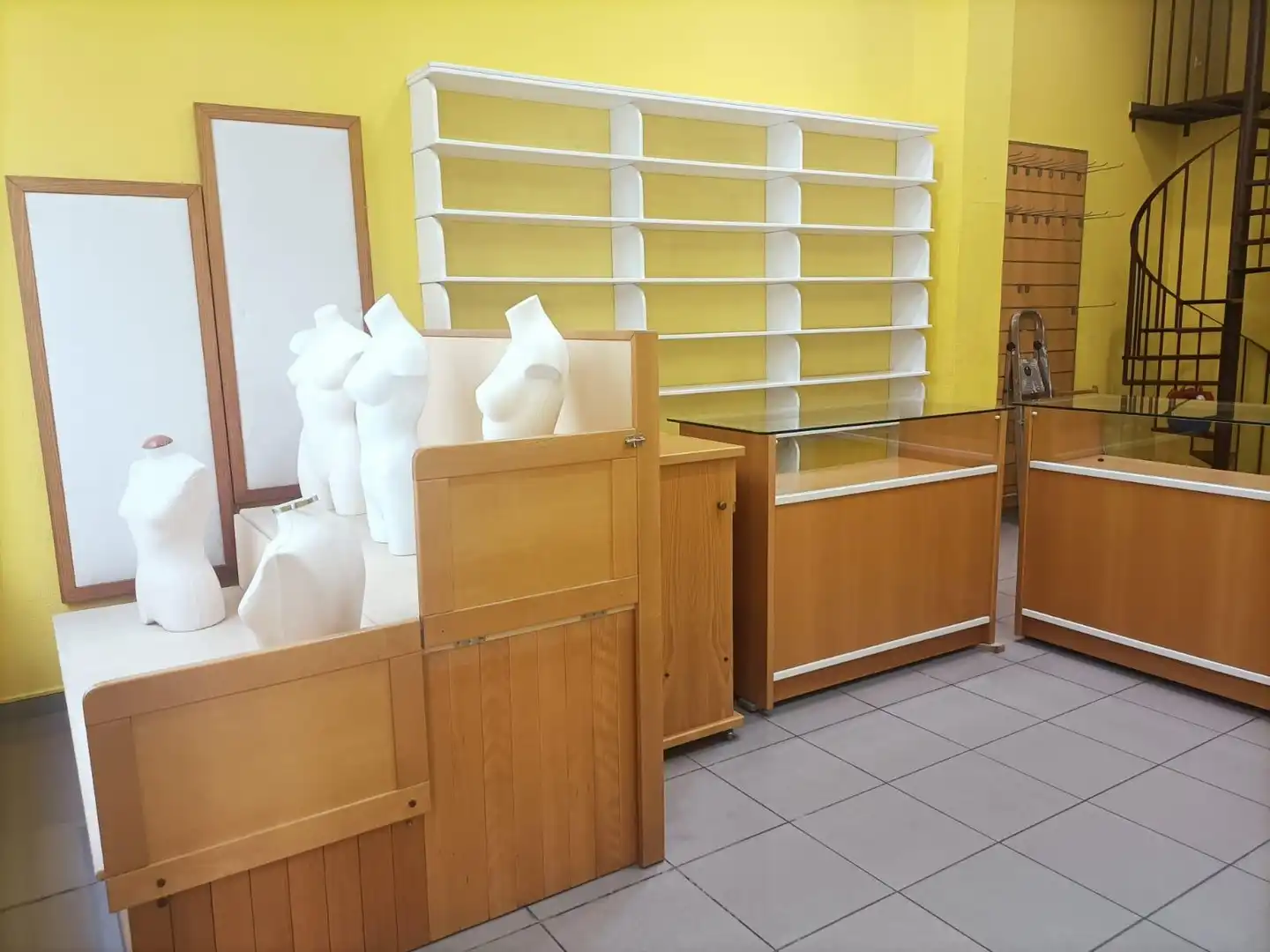 Local comercial en venta en Núcleo urbano, imagen 4