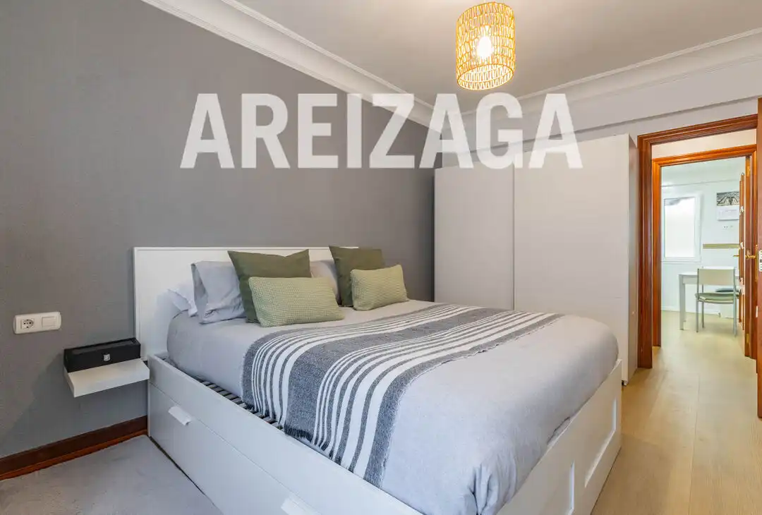 Habitación de Piso en venta en Donostia - San Sebastián  con Calefacción, Amueblado y Balcón