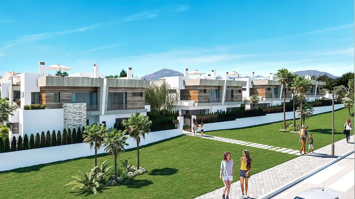 Vista exterior de Casa o xalet en venda en Marbella amb Calefacció, Jardí privat i Terrassa